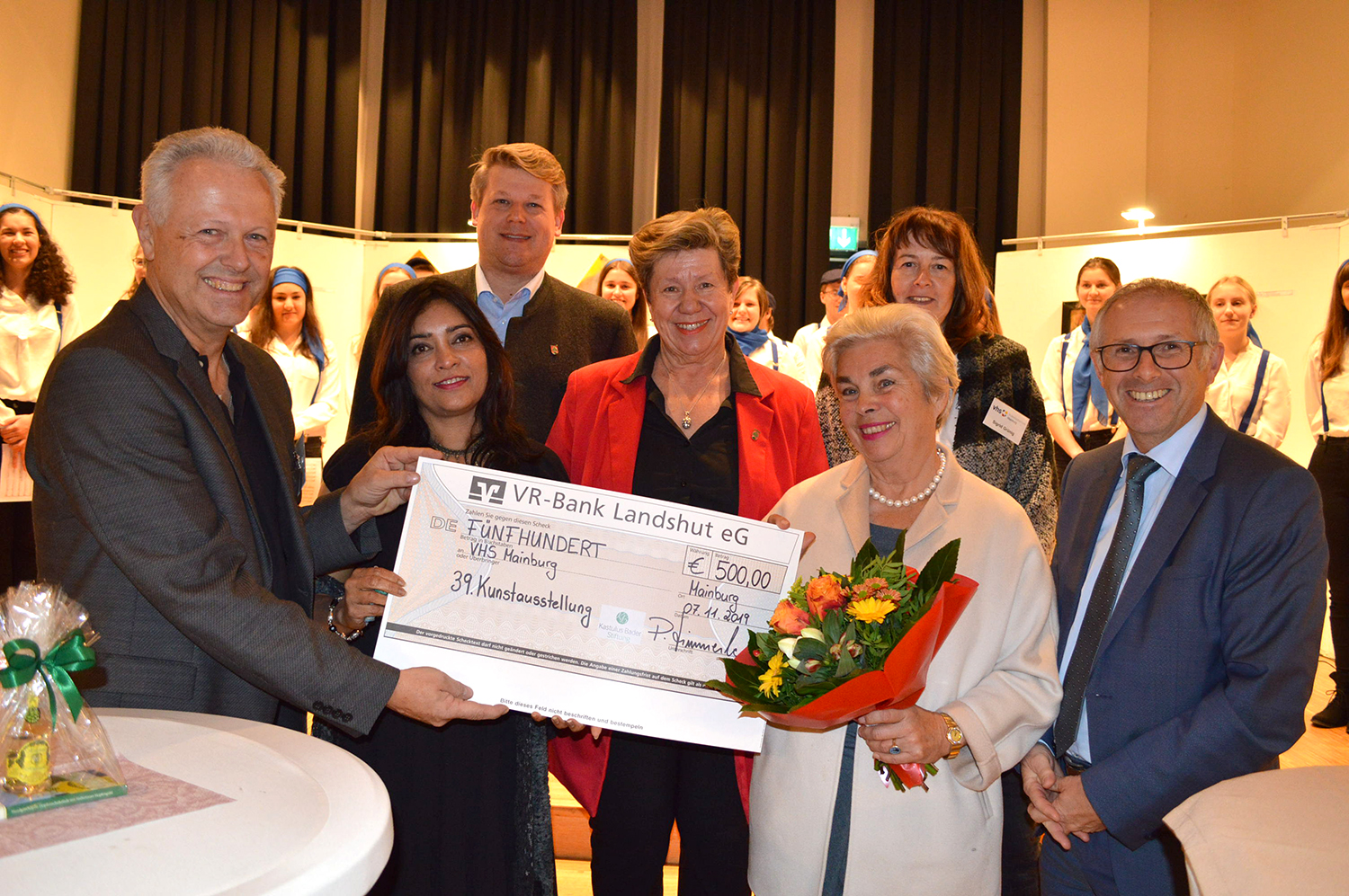 Kastulus-Bader-Stiftung unterstützt alljährlichen Kunstausstellung der Volkshochschule